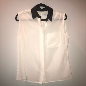 Equipment sleeveless blouse